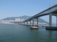 야경으로 봐야 이쁜데 아쉽네요~~ #자갈치크루즈#자갈치유람선#부산유람선 #유람선자갈치크루즈#부산여행 #부산가볼만한곳#남항대교#남항유람선