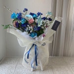 라플로르 ・ Laflor ・ 홍대꽃집 on Instagram: “. 졸업꽃다발... #라플로르디자인 20200211 예약꽃다발 . . . . 예약문의 카카오톡... 