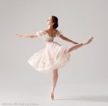 발레에 있는 김효진님의 핀 | 발레