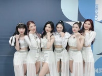 Bling Bling 블링블링 (@blingbling_new) on X Bling Bling 블링블링 (@blingbling_new) on X | 선글라스, 모자