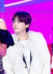 @fairyfloss_som : RT @Clover926__: 가요대전 오프닝에서 시선강탈 됐다던 그 포메 #위너 #김진우 - https://t.co/wqigAeVQeG... 