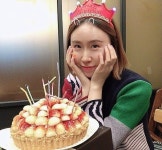 내폰엔 없는 어플기능으로 사진에 케이크에 축하까지 고마운친친이들 _ #생일#셀카#셀피#케이크#데일리룩#스타일#패션#룩#생파#구미#옥계#산동... 