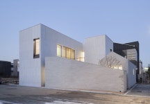 ARCHITECTURE | SIE | Byeol Ddong Jib  |  별똥집 | 건축가, 집 스타일, 벽돌 건축