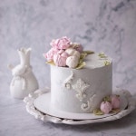 Instagram 上的 Maison Olivia 메종올리비아：「 Custom made Cake 💕 #플라워케이크 #flowercake #메종올리비아 #maisonolivia 」... 
