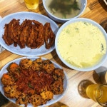 호미불닭발이 생각나길래 당장 출동🐔본점에서 먹고싶었는데 꽉차서 바로옆 1호점으로가서먹었어여,,통뼈세트 매운맛🔥으로 주문(닭발... 