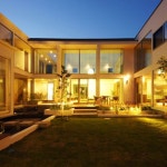 탁 트인 안뜰이 매력인 모던 주택 | 호미파이 & homify | 호미파이 & homify - 2020 | 집 스타일, 현대적인, 모던 주택