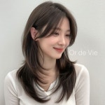헤어컨설팅 전문가 가인입니다:) 가볍게 떨어지는 하이 레이어드 C컬과 매끄러운 윤기감 + 단정하면서도 세련된 무드를 완성하는 미디엄 헤어... 