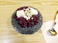 Shaved Milk Ice with Black Sesame (흑임자 빙수) :D | Food, Dessert recipes, Yummy