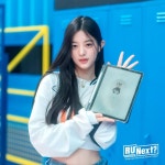 R U Next? (알유넥스트) | What’s in PARK MINJU’s (박민주) Locker?