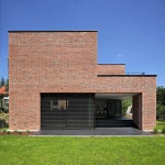 Red Bricks Exterior Coating Simple Cubic Geometrical House Design | 벽돌 집, 현대 주거 건축, 빨간 벽돌집