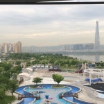 2016-05-09 월요일 봄날은 간다.. 덥다.. 얼마 있으면 이 수영장에는 사람들로 꽉 차겠지.. 계절이 변화하고 있는게 팍팍 느껴진다.. 그... 