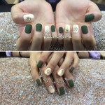 모던한 스타일을 좋아하시는 고객님께서 디자인을 직접 가져오셨어요... #모던네일  #무광네일  #매트네일  #스터드네일  #꽃소니... 