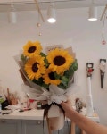 좋아요 20개, 댓글 2개 - Instagram의 마포역꽃집, 강남역꽃집, 아뜰리에로망 박주위(@atelier_romance)님: _ 해바라기... 