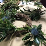 #wreath#리스만들기#원데이레슨#flowerlesson... #와일드어바웃#와일드어바웃플라워즈#서초동꽃집#서초역... | Flower designs... 