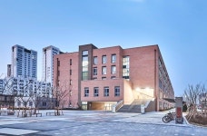 학원 드라마에나 나올 것 같은 ‘나선형 계단’ 설치된 한국 고등학교