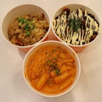 “아쒸 로제 떡볶이 진짜 맛있네ㅠㅠ 안에 펜네랑 푸실리도 같이... 시킨 에그치킨마요랑 삼겹볶음밥도 꾸르맛 오랜만에 롤도 하다... 