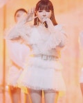 2NE1 (투애니원) on Instagram: “Stunning @newharoobompark 😍🌻 . #2NE1 #Kpop #Korea #ParkBom #Spring” | Park bom, 2ne1