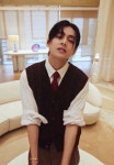 [LIVE] 라이브로 듣는 뷔의 감미로운 고백, FRI(END)S by W Korea Kim Taehyung en 2024 | Kim taehyung, Amor de mi vida, Marcos... 