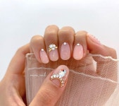 Pin page 미니네일 on Instagram: “#미니네일#에이미니젤#웨딩네일 . . . 맨날 예쁜 물방울 스톤 ✨💧” | Nail art, Nails, Beauty