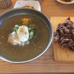 고쌈냉면 고기랑 냠냠 비싸지만 맛잇다 . . #東京 #新大久保 #コサム冷麺 #コサム冷麺専門店 #冷麺 #肉 #お昼ごはん #昼ごはん #ランチ #おいしい... 