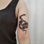: 뱀, 블랙워크 🐍...designed by. HANDITRIP | Tattoos, Instagram