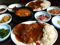 단돈 4천원으로 즐기는 왕돈까스, 매콤한 된장찌게도 밥한공기 기냥 뚝딱 일품이다. | Food, Beef, Hunger strike