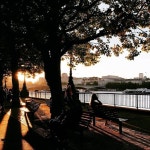 _ 리아뜰 매거진 | Cultural travel in art 예술 분야의... 해 질 녘. _ 리아뜰 매거진 | Cultural tra… | Outdoor, Outdoor decor, Park