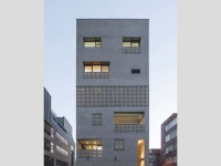 모던한 형태와 질감의 대비 - C3KOREA - 2023 | 구성주의, 오늘날, 핀란드어