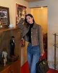 더르넬 𝑡ℎ𝑒𝑙𝑒𝑛𝑒𝑙 on Instagram: 오드 클래식 카라 자켓 𝐎𝐏𝐄𝐍 차분하고 따듯한 코코아 컬러 베이스의 색감과 자세히 보면... 