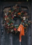 Pin by Joyhanahpark on 자수 | Christmas wreaths, Christmas wreaths to make, Christmas interiors