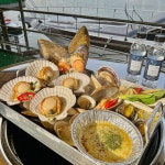 앞에서❤️ 낭만 인정 아닌가요 :) 조개찜은 쪄서 나오고 연탄불에 올려 주니 참 편리하네요 국물이 … 낭만’s Instagram profile post... 