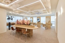 모던하고 따뜻한 분위기 33평 헤어샵 인테리어 추천 | Decor, Conference room table, Conference room
