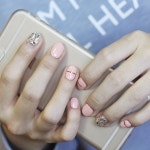 [#유니스텔라트렌드]❤️ #웨딩네일  #라인네일... nails #nail #nailedit  #springnails #weddingnails #stonenails #linenail... 