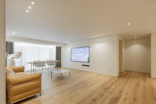 산본 30평대 아파트 원목마루 페인트 무몰딩 거실 인테리어