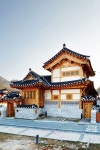 현대와 전통이 소통하는 월문가月門家 현대와 전통이 소통하는 월문가月門家 | 1boon | Hanok house, House architecture design... 