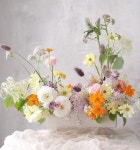 어울링아뜰리에 플라워스튜디오 🇰🇷 on Instagram: 살랑살랑... #어울링아뜰리에 #플라워스튜디오 #플라워클래스 #프… - 2023 | 꽃... 