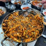 특색 있는 화끈한 오징어찌개 20240921 인천 황성얼큰오징어찌개 직접... 들어간 오징어찌개 먹다가 역시나 얼큰한 오징어 볶음 먹고 볶음밥까지... 