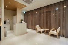 화이트&우드톤 모던한 분위기의 20평 미용실 인테리어 (인천 연수구 송도)