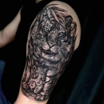 G.Na tattoo on Instagram: “cover-up,2 #홍대 #홍대타투 #홍대핫플 #핫플 #호랑이타투 #호랑이 #커버업 #커버업타투 #블랙워크...