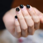 #둥근프렌치 에 #브로치네일 포인트!! 시크시크해요!! @nail_41shop #41샵 #네일디자이너지니 #지니네일 #네일 #네일아트... 