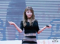 하루만큼LOVE on Instagram: “엄청더웠던날 ..그래도 즐거웠던,하루 ㅋㅋ눈부신 진영언니 ㅋ #함께품다#djdoc #갓떼리 #태양#따르릉... 