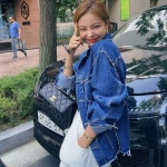 돋보이는 자켓이여서 기존의 데님자켓과는 다른 매력으로 소장가치가 있답니다:) 비비드윤 세번째 프리미엄 만나보세요:)🖤… - 2021
