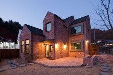 음악이 함께 머무는 일상의 공간 목조주택 | 목조 주택, 집 스타일, 실내외