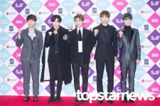 #샤이니 #SHINee 블링블링 눈부신 샤이니 12월 26일 서울 강남구 삼성동 코엑스에서 열린 2016 SAF 가요대전 레드카펫&포토월... 