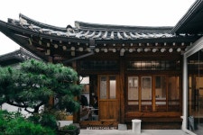 Bear Café • 베어카페 — Greysuitcase | Seoul cafe, Bukchon hanok village, Outdoor seating