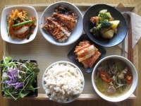 2013년 3월 14일 목요일 그때그때 밥상입니다. 칼칼하고 매콤한 국물이 일품인 사계절 보양식 소고기 육개장, 등푸른 생선의 최고봉인 고등어를... 