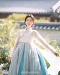 사랑스냅/셀프웨딩,웨딩촬영,서울웨딩,본식스냅,데이트스냅 on Instagram: “바람이 살랑 살랑 불어오던 날... 