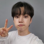 ♡ Pin by Bea Olivia Is Love on 은준 | Peace gesture, Icon, Kpop