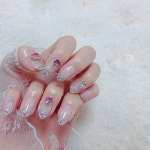 해운대네일 엘르네일 장산네일 웨딩네일 on Instagram: “완죤예뿜💕💕. 언니가가져온디쟌출처- @subling_nail” in 2020 | Nails... 