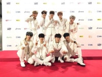 안녕 스테이! SBS 가요대전도 무사히 잘 끝냈어요! 이번에도 너무... 무대였지만 스테이와 함께여서 더 힘낼 수 있었던 것 같아요!  그리고 TV로... 